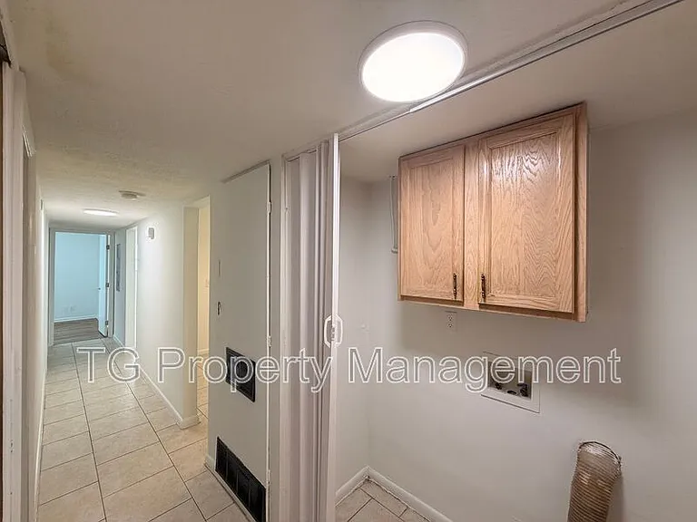 6631 Bo Peep Dr N — Photo 6