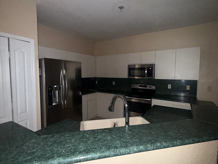13626 NW 9th Ter — Photo 5