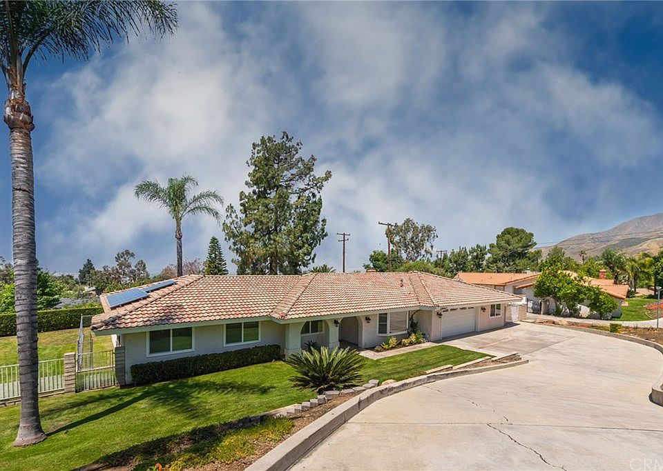 1st image of 28663 Terrace Dr