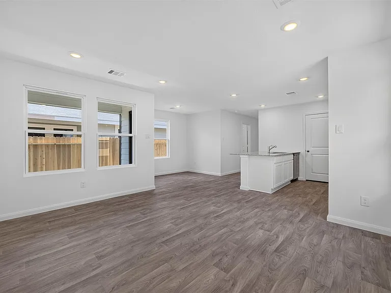 11927 Detar Ct — Photo 8