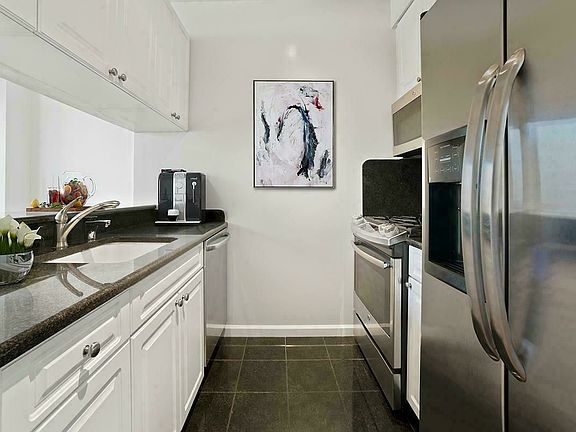 3rd image of 240 E 39th St APT 16F