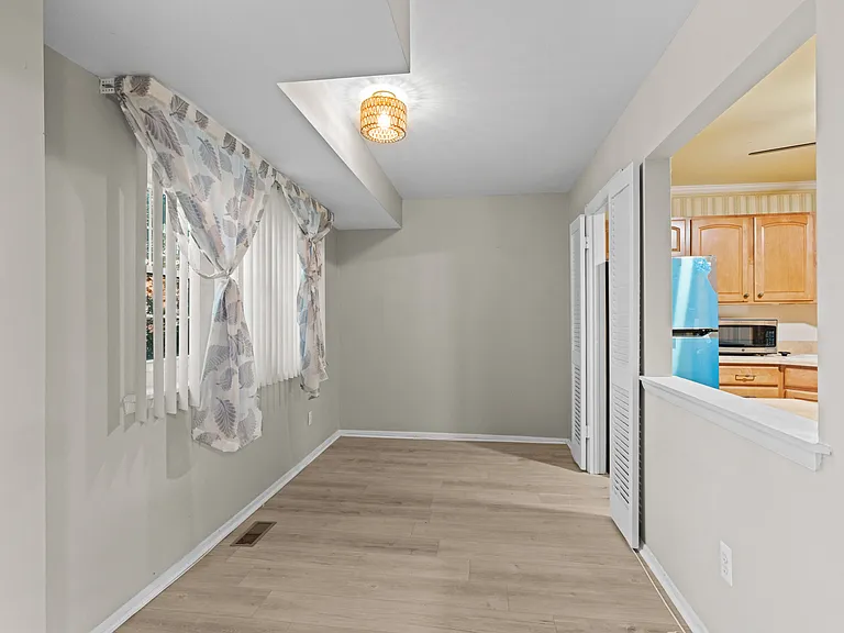 211 Crocker Dr #1-B — Photo 9