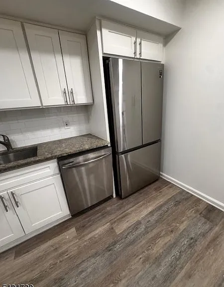 81-83 Hawthorne Ave #3 — Photo 3