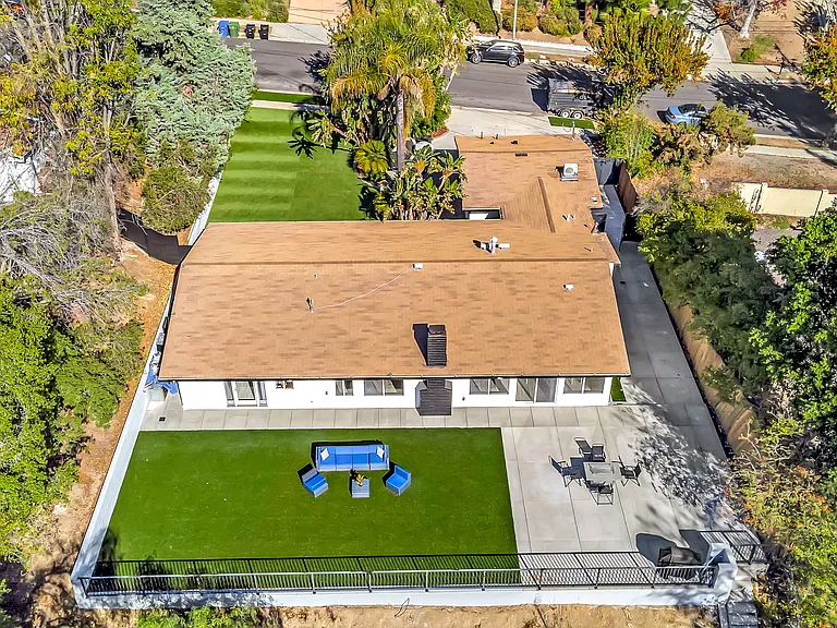 5565 Ostin Ave — Photo 79