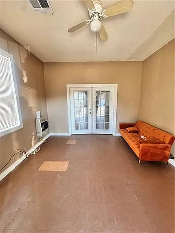 2 bed, 1.0 bath, 875 sqft, $1,221 — Photo 2