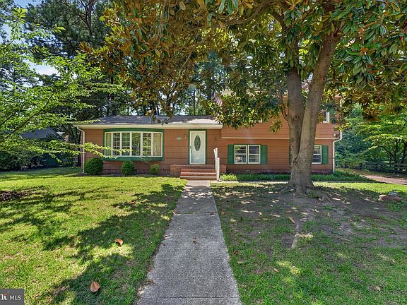 2nd image of 518 Loblolly Ln