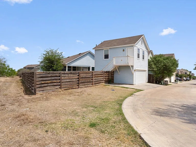 1629 Arbor Knot Dr — Photo 1