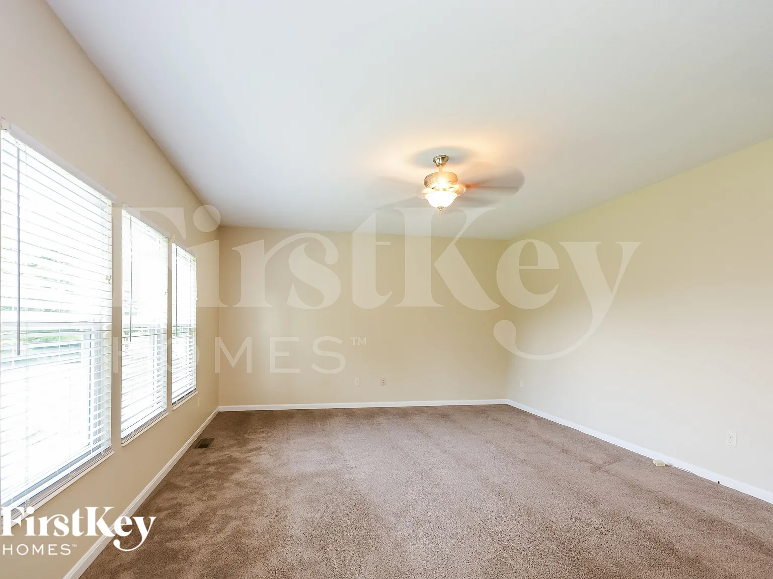4 bed, 2.5 bath, 2519 sqft, $2,770 — Photo 3