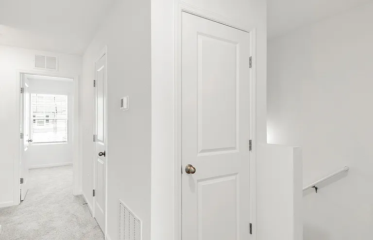 Beacon at Arbours Townhomes — Photo 14