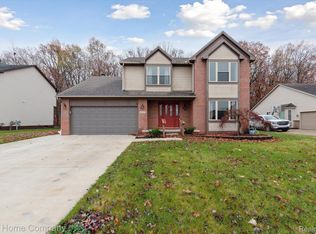 43621 Dorchester Dr, Van Buren Township, MI 48111