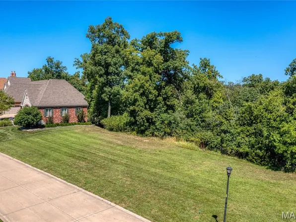 69 Castle Bluff Dr, Saint Charles, MO 63304