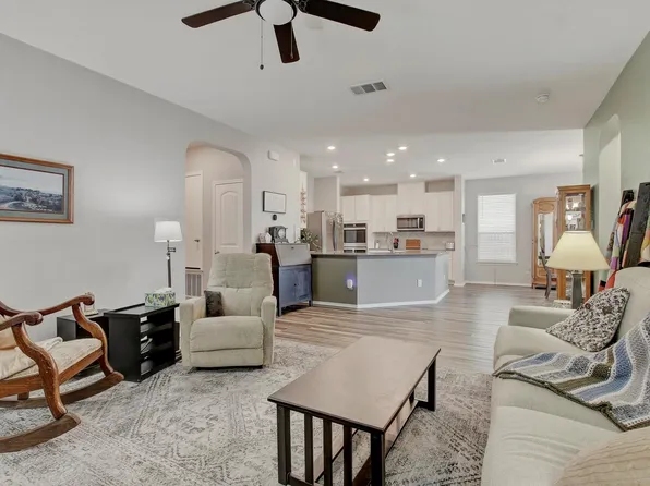 158 Wilhem Way, Uhland, TX 78640