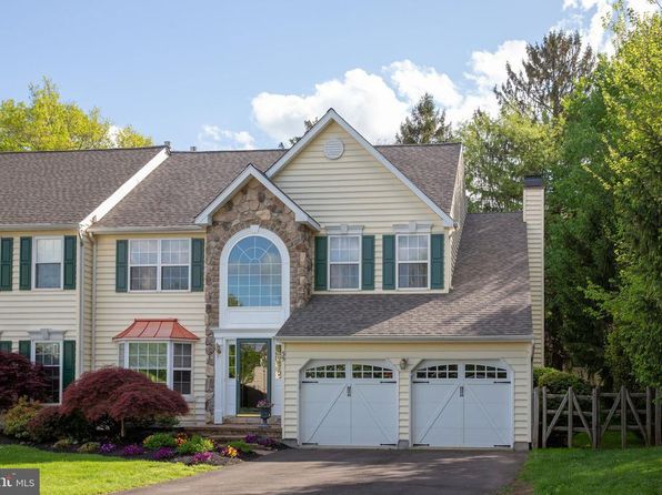 35 Sterling Crest Ct