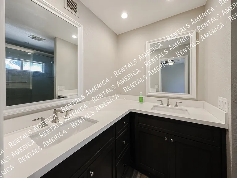 15811 E Richwood Ave — Photo 32