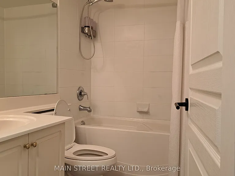 509 Beecroft Rd #816 — Photo 19