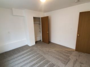 915 Spiros Ct #101, Dekalb, IL 60115