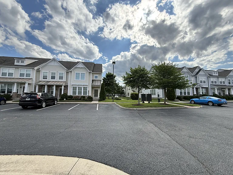8049 Ellendale Dr #1 — Photo 22