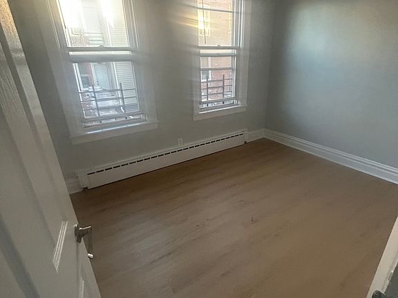 2nd image of 7 Newark Bay Ct APT 4