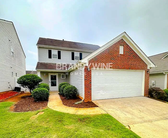 41 Arrowhead Dr — Photo 1