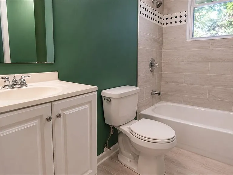 186 Zelma St SW — Photo 12
