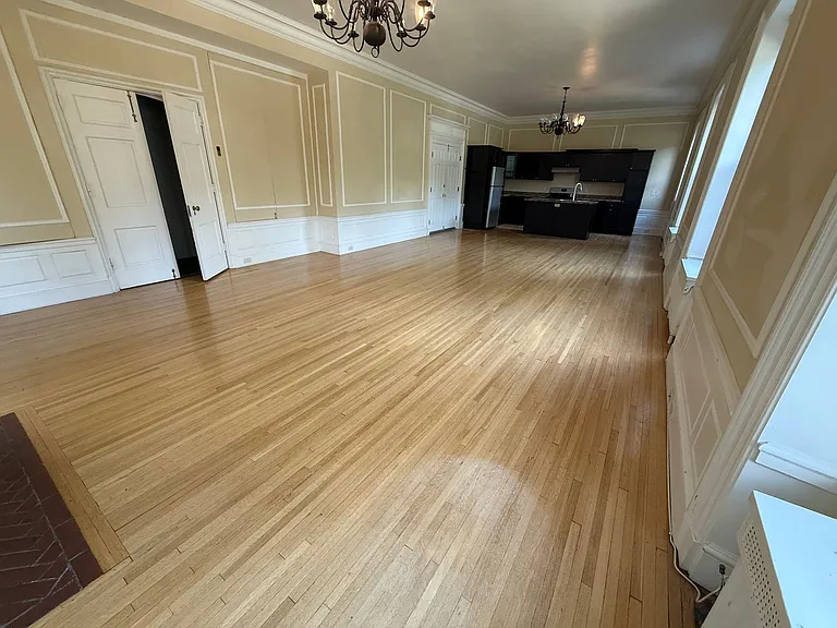 Cass Street Apartments — Photo 5