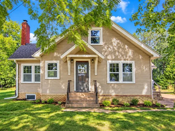 515 12th Avenue W, Menomonie, WI 54751
