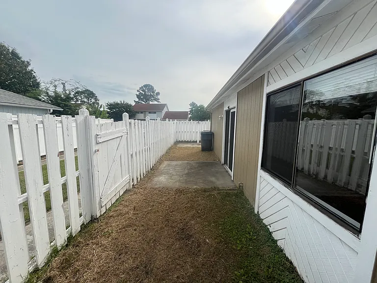 1411 Turkey Ridge Rd #D — Photo 15