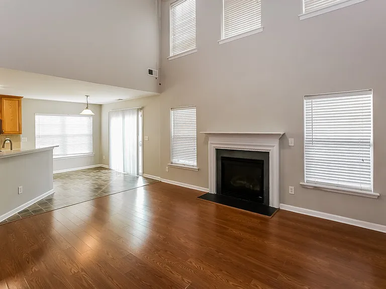 926 Marthas View Dr — Photo 8