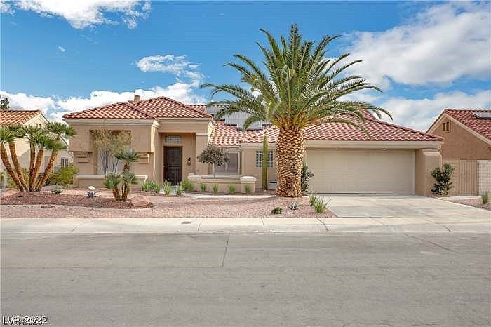 1st image of 2608 Desert Sands Dr
