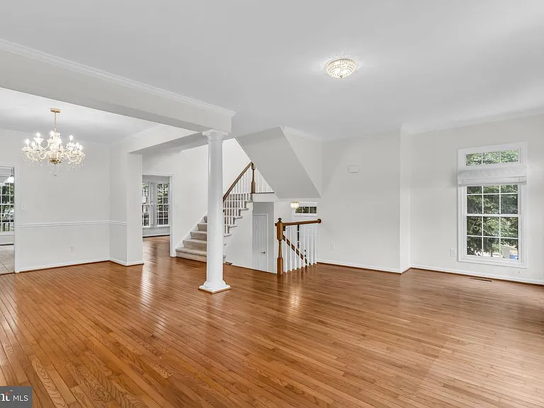 6618 Frost Lake Ln — Photo 5