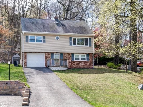 24 Serpentine Rd, Ringwood Boro, NJ 07456