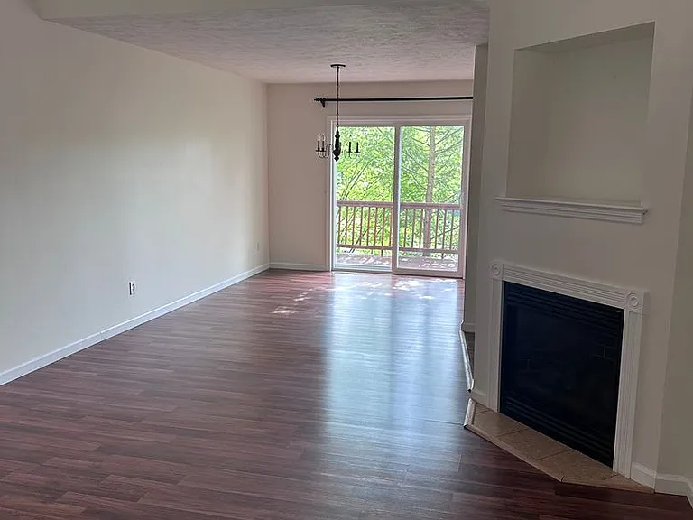 202 Amblewood Way — Photo 4