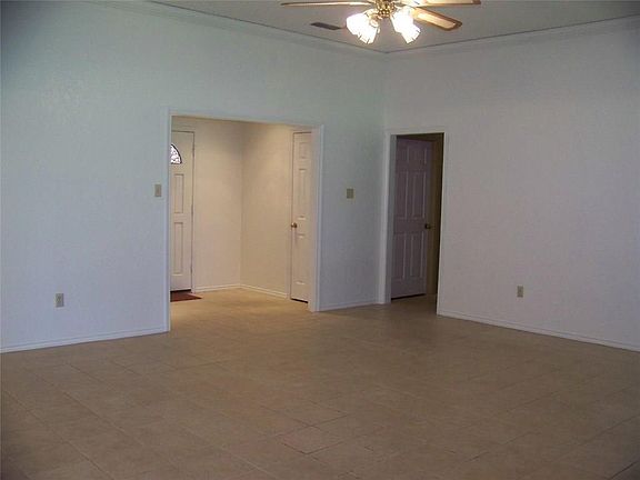 4th image of 1307 Spyglass Dr