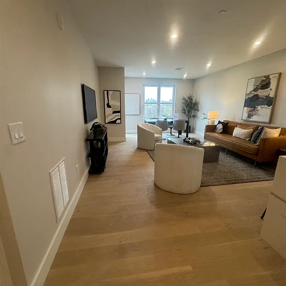 15 Guild St #205 — Photo 13