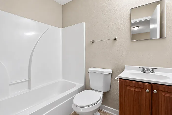 4 bed, 2.0 bath, 1106 sqft, $1,250 — Photo 3