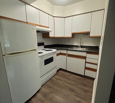 3rd image of 2804 Coolidge Hwy APT 8
