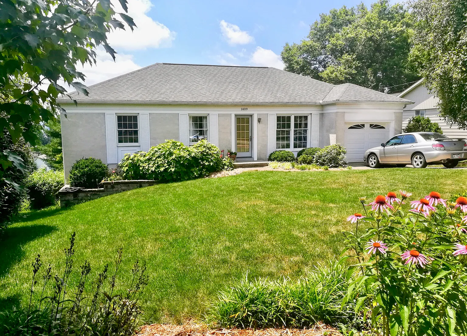 1409 Dogwood Ave photo 1
