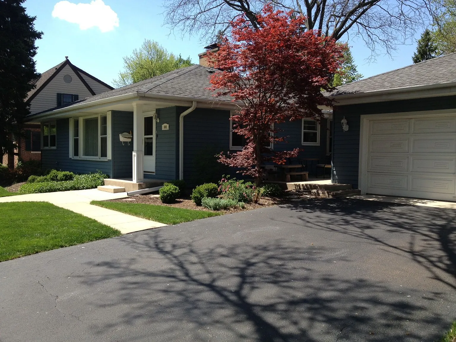 444 S Stewart Ave photo 1
