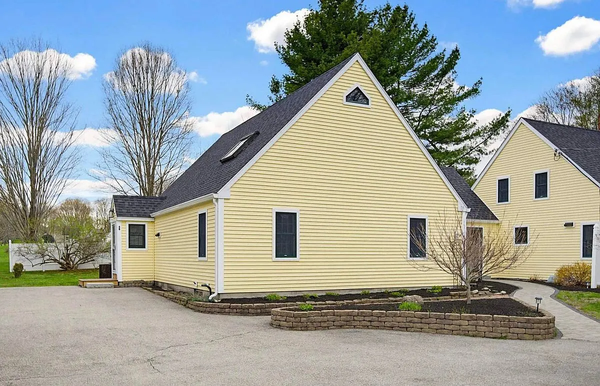 3 bed, 3.0 bath, 1816 sqft, $3,800 — Photo 3