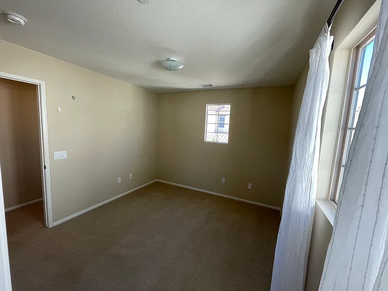 11509 Amalfi Way — Photo 32