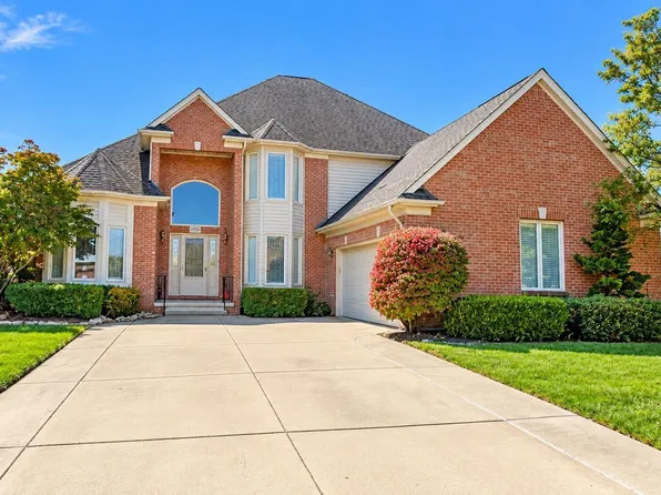 19750 Mount Vernon Dr, Macomb, MI 48044