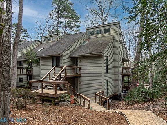 4th image of 50 Villa Ridge Dr #F