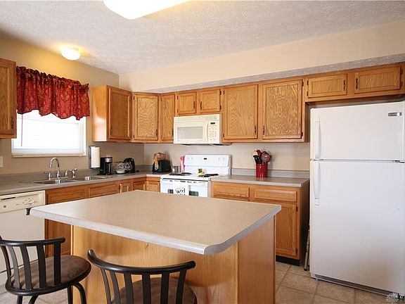 2nd image of 4884 Livingstone Ave