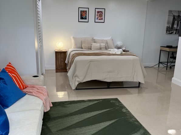 5399 SW 42nd St APT 3