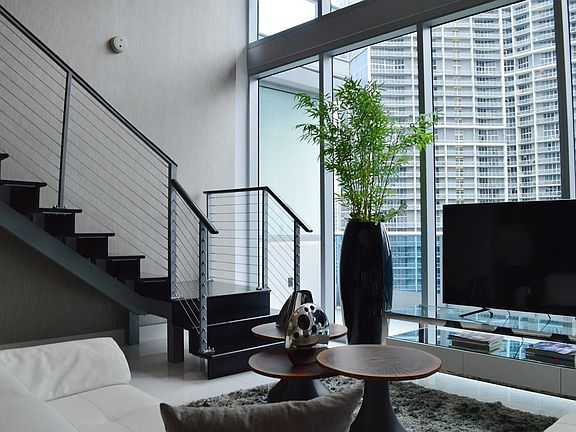 4th image of 200 Biscayne Boulevard Way APT 1407