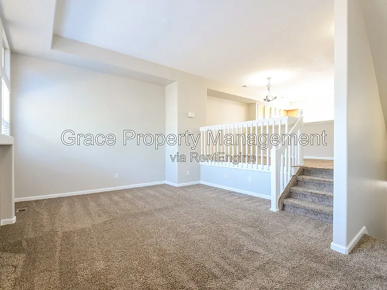 9727 Cherry Ln — Photo 2