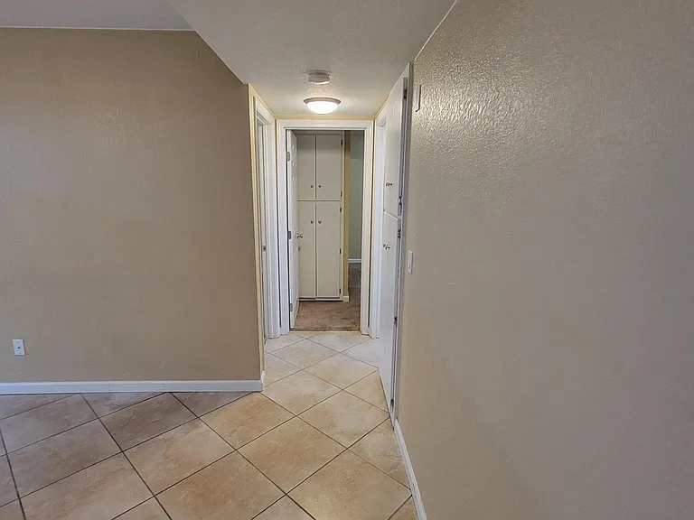 103 E 2nd St #1 — Photo 7