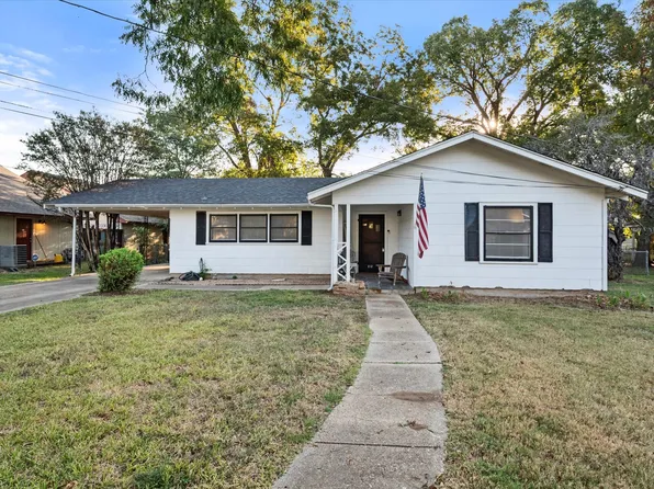 212 S Cotton St, Fairfield, TX 75840