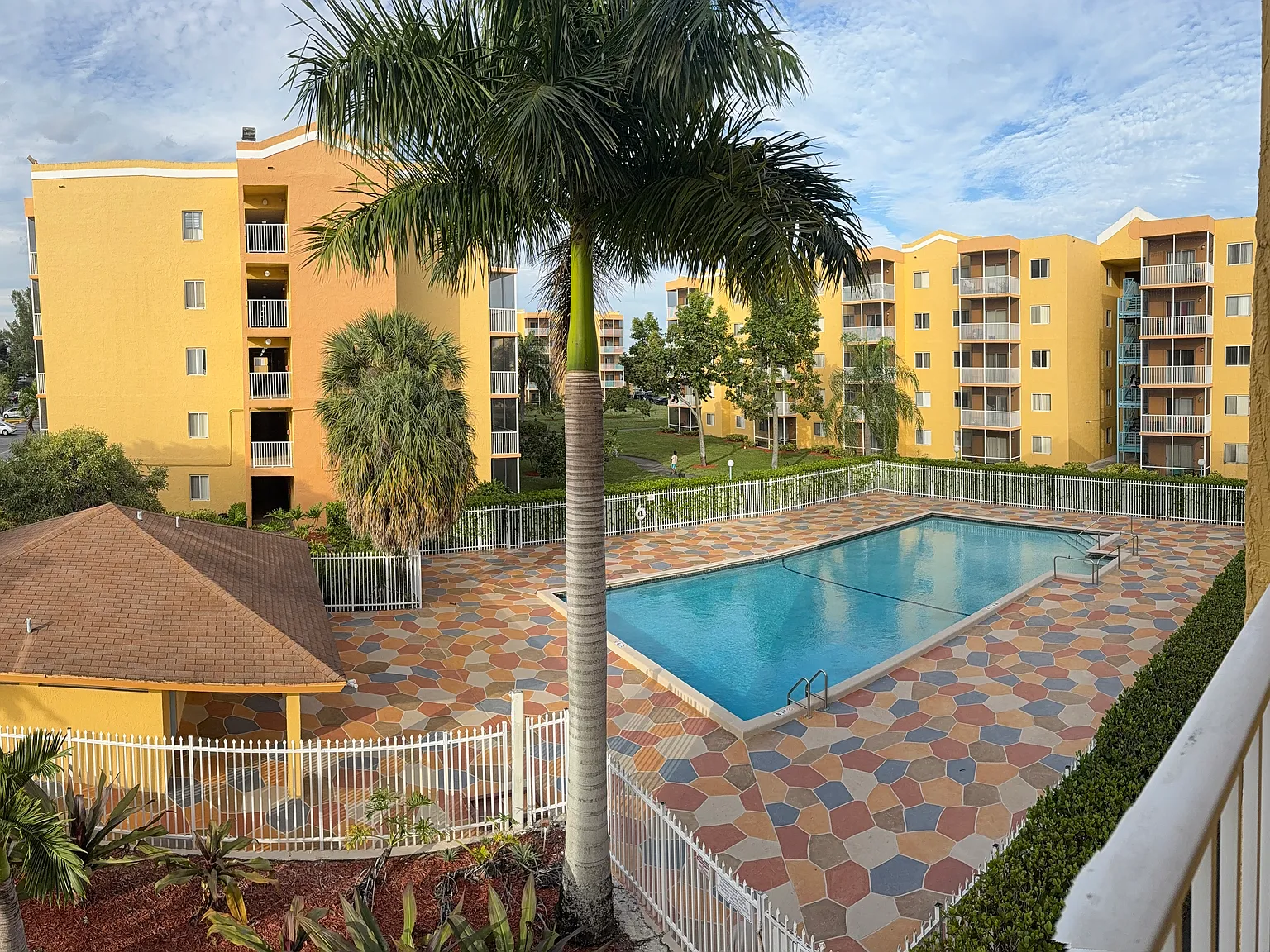 New Park Towers — Photo 4