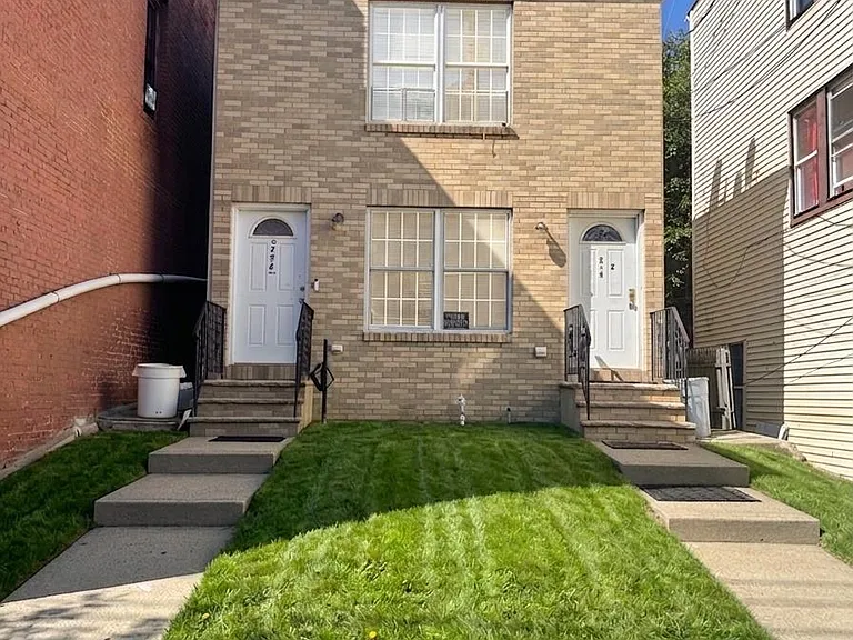 214 Hall Ave — Photo 2